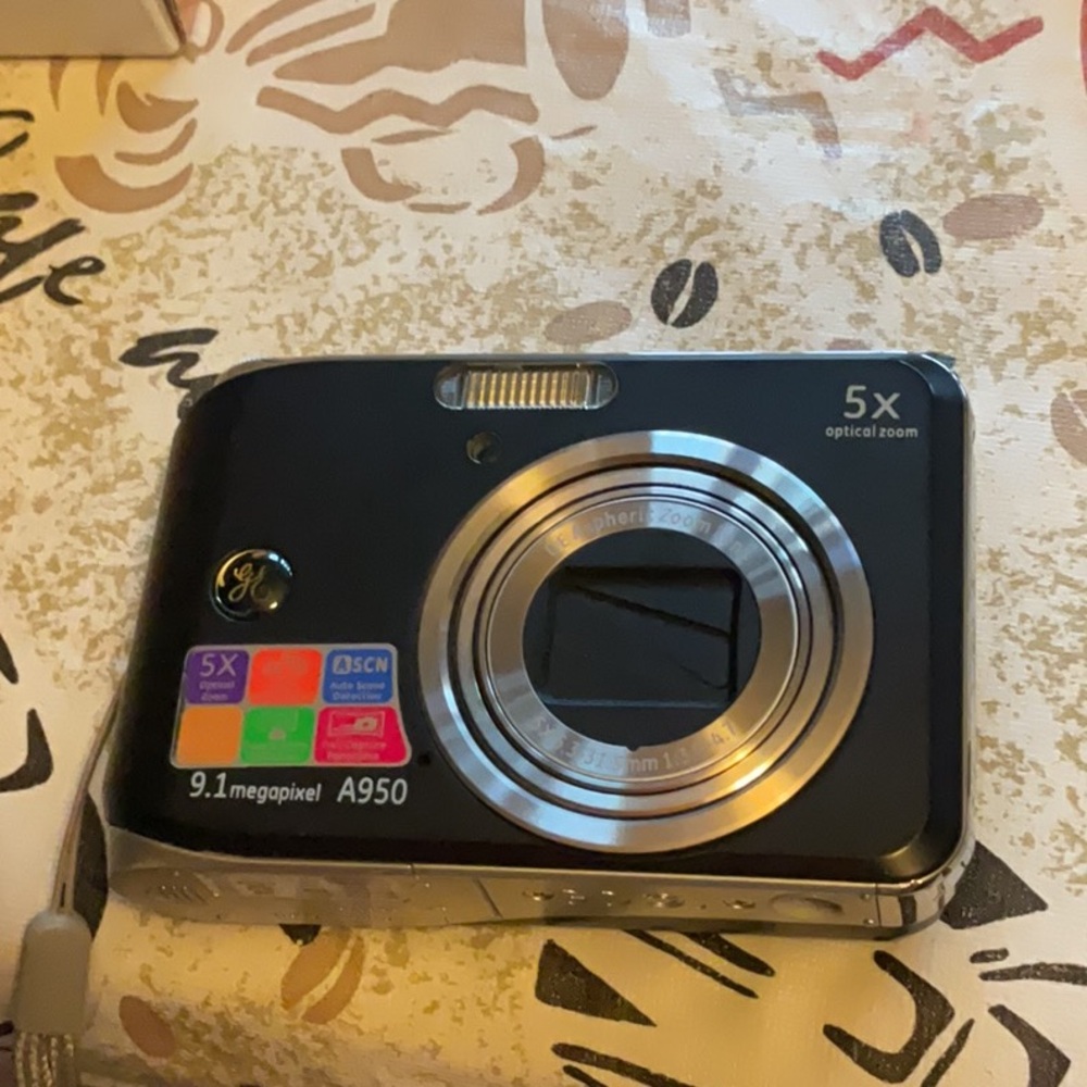 A950 Black Digital Camera good for kids small